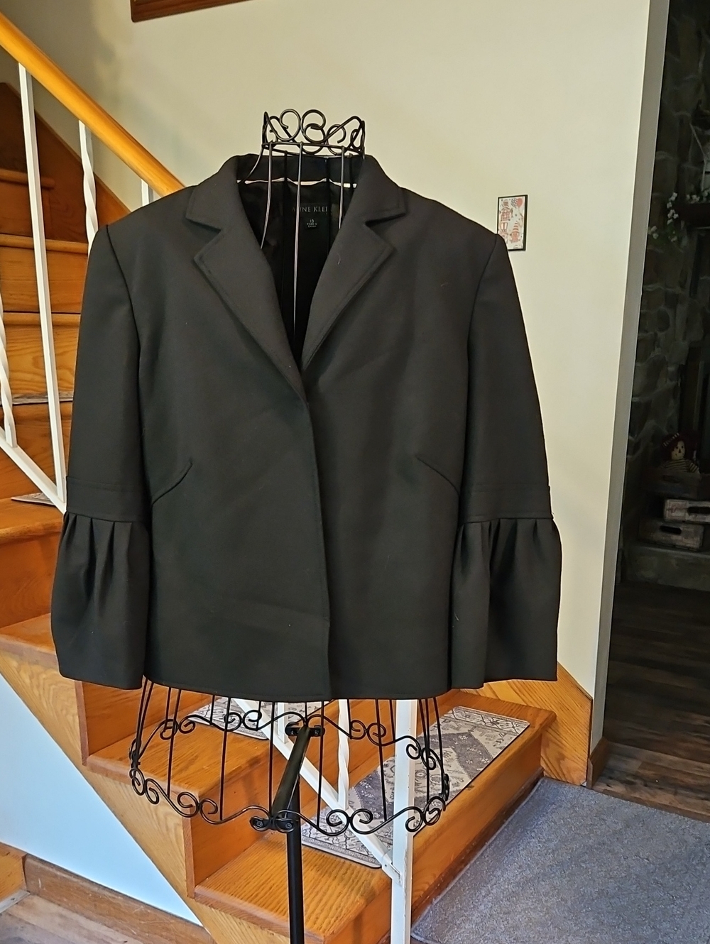 👚Anne Klein Black Tailored Blazer with Gathered Sleeve Detail